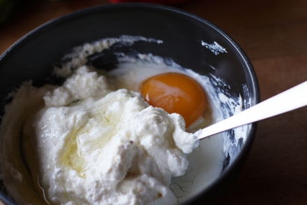 Preparazione Torta di rose salata con verdure - Fase 2 Preparazione Torta di rose salata con verdure - Fase 2
