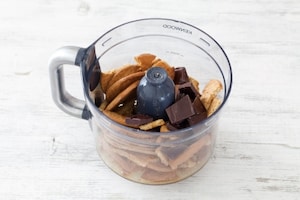 Preparazione Torta senza cottura ai frutti rossi - Fase 1