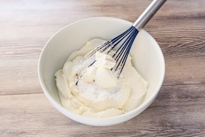 Preparazione Cheesecake al cioccolato con frutti rossi - Fase 2