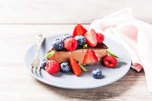 Preparazione Cheesecake al cioccolato con frutti rossi - Fase 5