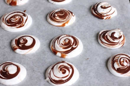 Preparazione Meringhe al cioccolato  - Fase 4 Preparazione Meringhe al cioccolato  - Fase 4