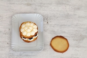 Preparazione Millefoglie di lingue di gatto e crema diplomatica - Fase 4