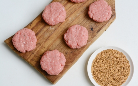 Preparazione Mini hamburger alla senape - Fase 2 Preparazione Mini hamburger alla senape - Fase 2