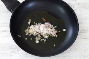 Preparazione Tagliatelle al limone, menta e peperoncino - Fase 1
