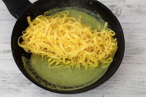 Preparazione Tagliatelle al limone, menta e peperoncino - Fase 3