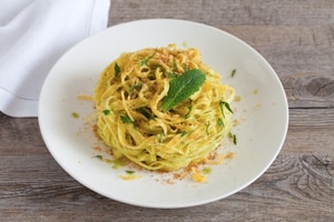 Preparazione Tagliatelle al limone, menta e peperoncino - Fase 4