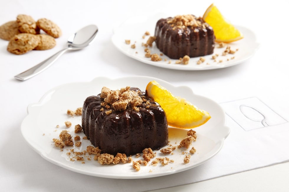 Budino al cioccolato con brutti ma buoni ricetta