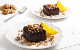 Budino al cioccolato con brutti ma buoni Budino al cioccolato con brutti ma buoni