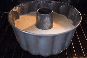 Preparazione Ciambellone con glassa al limone - Fase 3