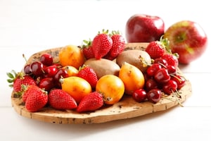 Preparazione Coni di cioccolato e frutta fresca - Fase 3