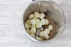 Preparazione Crema al caffè con il Bimby - Fase 1