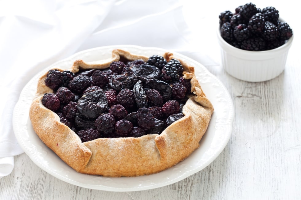 Crostata integrale alle more e prugne ricetta