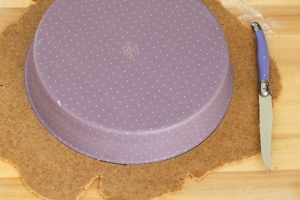 Preparazione Crostata integrale alle more e prugne - Fase 3