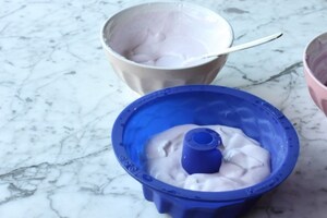 Preparazione Frozen yogurt con mirtilli e pesche - Fase 6