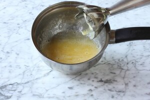 Preparazione Frozen yogurt con mirtilli e pesche - Fase 3