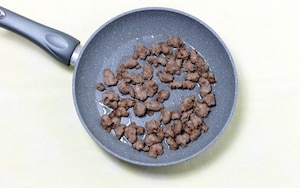 Preparazione Muffin salati piselli e salsiccia - Fase 2