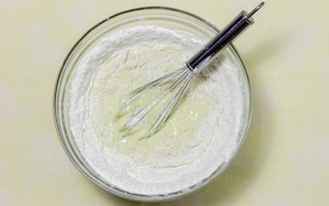 Preparazione Muffin salati piselli e salsiccia - Fase 3