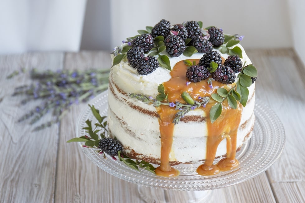 Naked cake al caramello ricetta