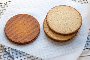 Preparazione Naked cake al caramello - Fase 2