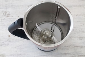 Preparazione Pasta di zucchero con il Bimby - Fase 1