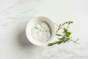 Preparazione Tartare di verdure con yogurt alle erbe - Fase 2