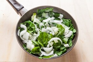 Preparazione Torta di crepes salata con prosciutto e formaggio  - Fase 1