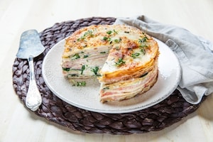 Preparazione Torta di crepes salata con prosciutto e formaggio  - Fase 4