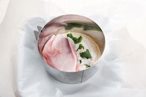 Preparazione Torta di crepes salata con prosciutto e formaggio  - Fase 2