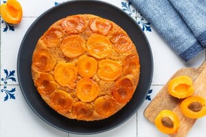 Preparazione Torta rovesciata di albicocche - Fase 4