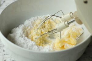 Preparazione Torta variegata ai frutti di bosco - Fase 1