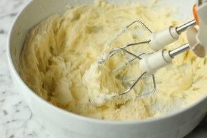 Preparazione Torta variegata ai frutti di bosco - Fase 1