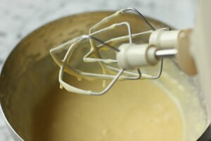 Preparazione Torta variegata ai frutti di bosco - Fase 4