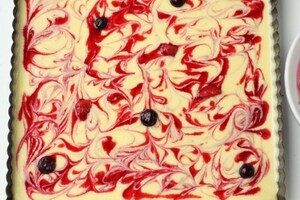 Preparazione Torta variegata ai frutti di bosco - Fase 7