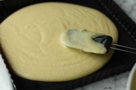 Preparazione Torta variegata ai frutti di bosco - Fase 5 Preparazione Torta variegata ai frutti di bosco - Fase 5