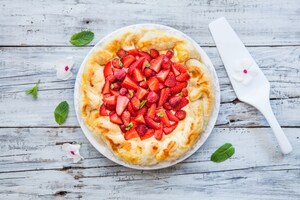 Preparazione Crostata di fragole e fragoline - Fase 3