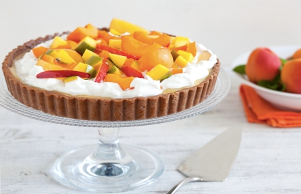 Preparazione Crostata senza cottura alle pesche, mango e albicocche - Fase 3 Preparazione Crostata senza cottura alle pesche, mango e albicocche - Fase 3