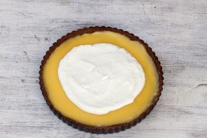 Preparazione Crostata senza cottura alle pesche, mango e albicocche - Fase 2