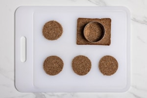 Preparazione Crostini al salmone affumicato - Fase 1