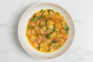 Preparazione Pesce spada con verdure, frutta e pane croccante  - Fase 1