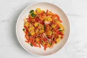 Preparazione Pesce spada con verdure, frutta e pane croccante  - Fase 3