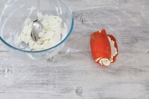 Preparazione Tartine al salmone e formaggio - Fase 3
