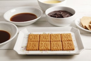 Preparazione Torta con biscotti secchi e crema pasticcera - Fase 2