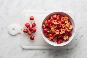 Preparazione Torta di ciliegie  - Fase 1