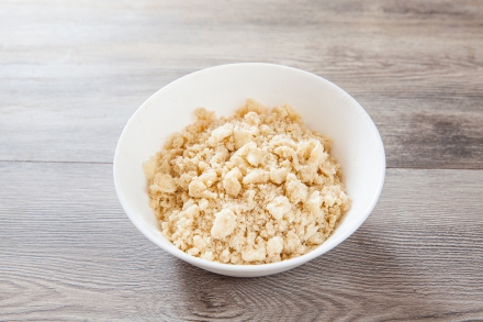 Preparazione Torta di pesche e formaggio - Fase 1 Preparazione Torta di pesche e formaggio - Fase 1