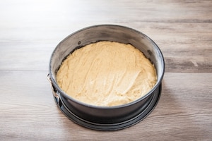 Preparazione Torta di pesche e formaggio - Fase 3