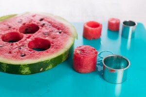 Preparazione Antipasto di anguria e formaggio cremoso - Fase 1