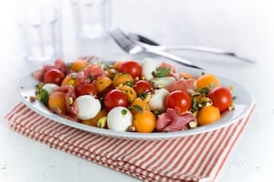 Preparazione Caprese con melone - Fase 2