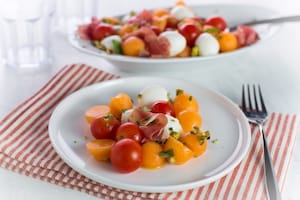 Preparazione Caprese con melone - Fase 2