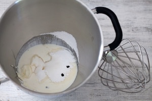 Preparazione Charlotte alle fragole - Fase 1