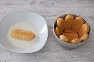 Preparazione Charlotte alle fragole - Fase 2